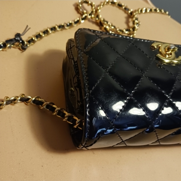 Fashion Design Like Chanel Black Patent Leather Quilted Crossbody Bag - Picture 9 of 16